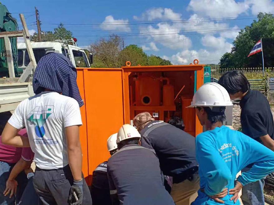 新工藝新技術(shù)的雙級真空濾油機指導(dǎo)安裝調(diào)試現(xiàn)場